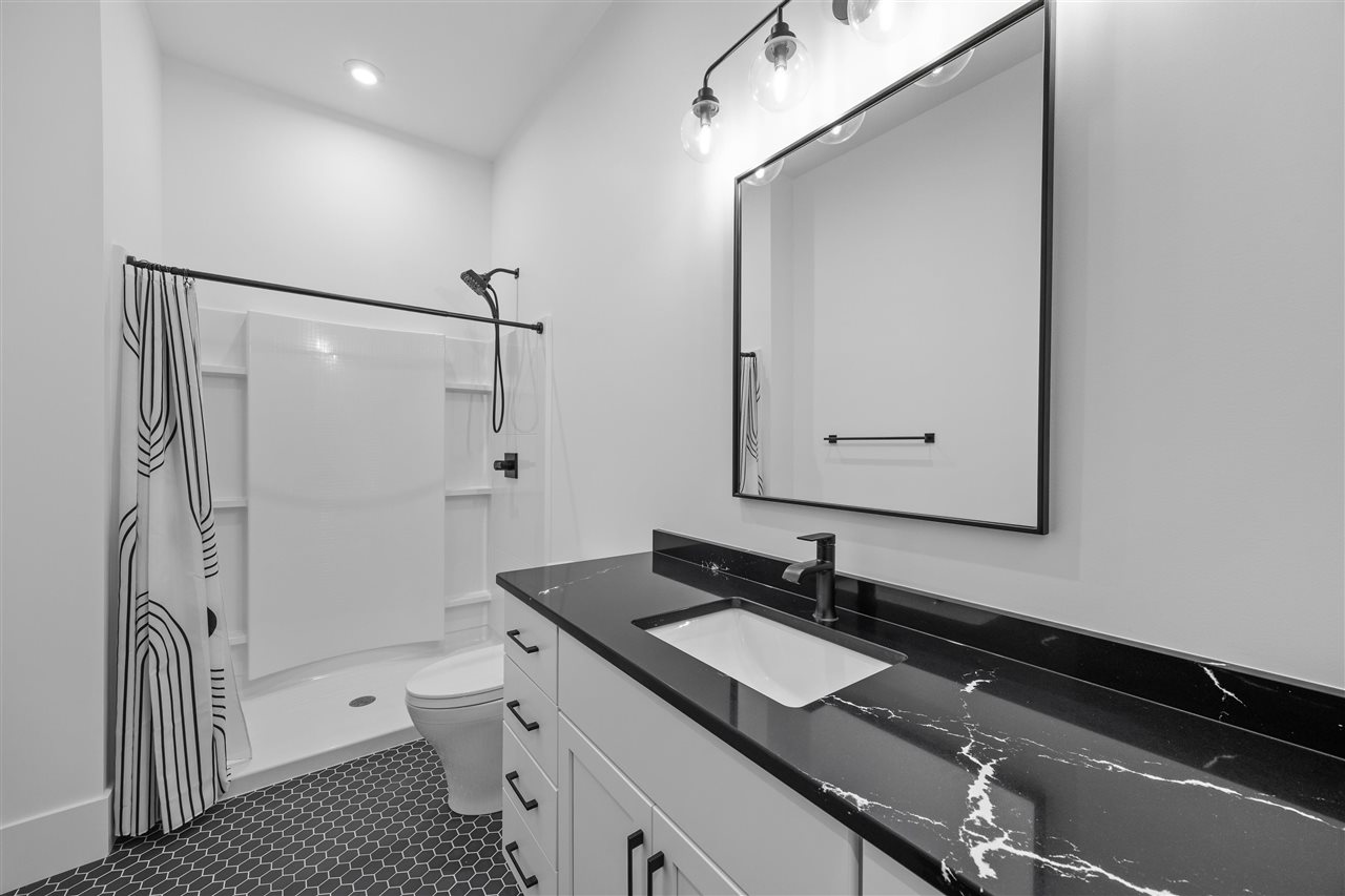 2816 Buckle Down Cir