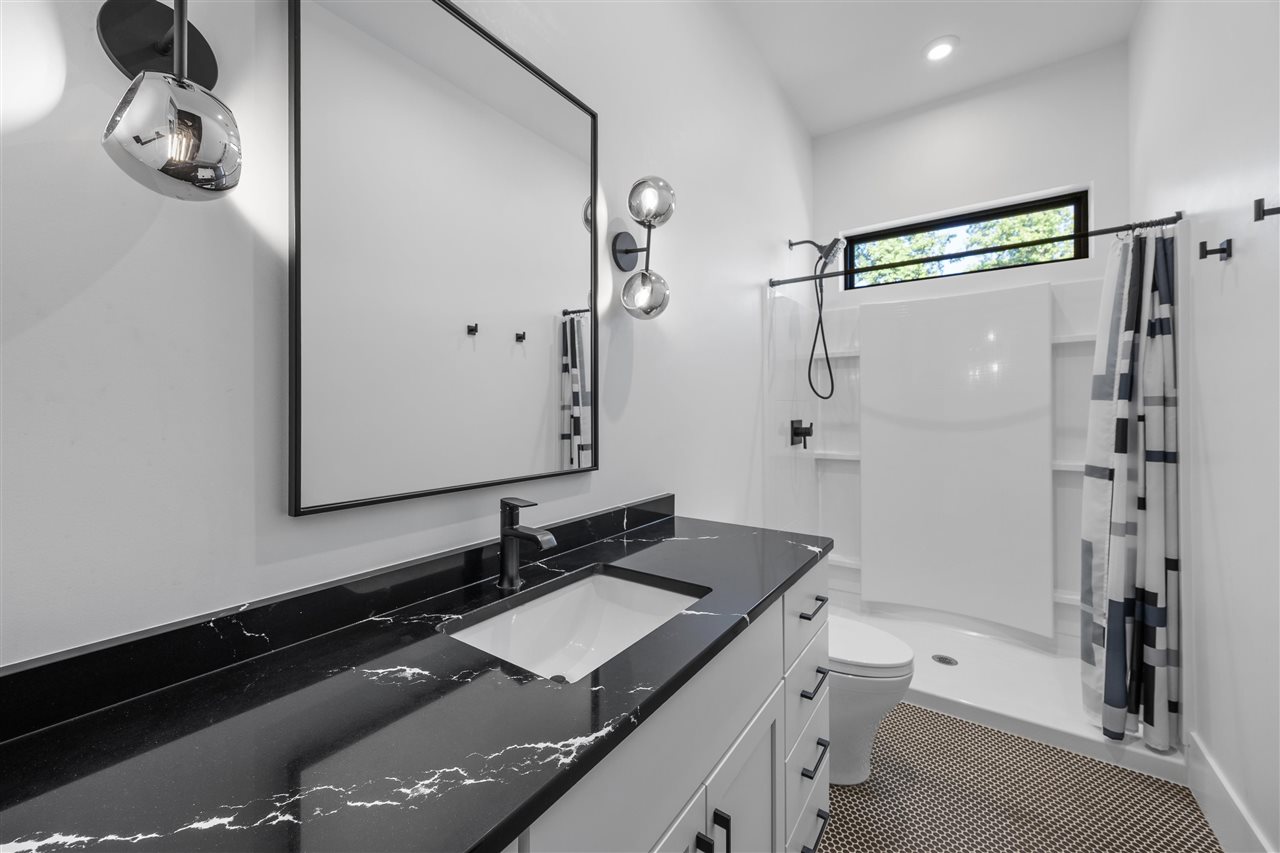 2816 Buckle Down Cir