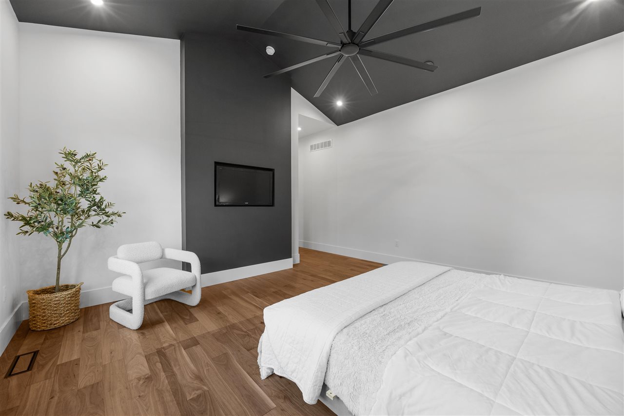 2816 Buckle Down Cir