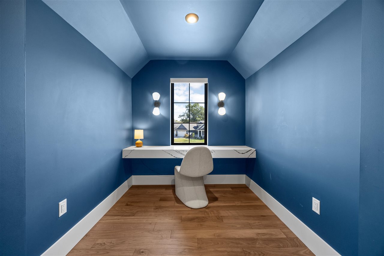 2816 Buckle Down Cir