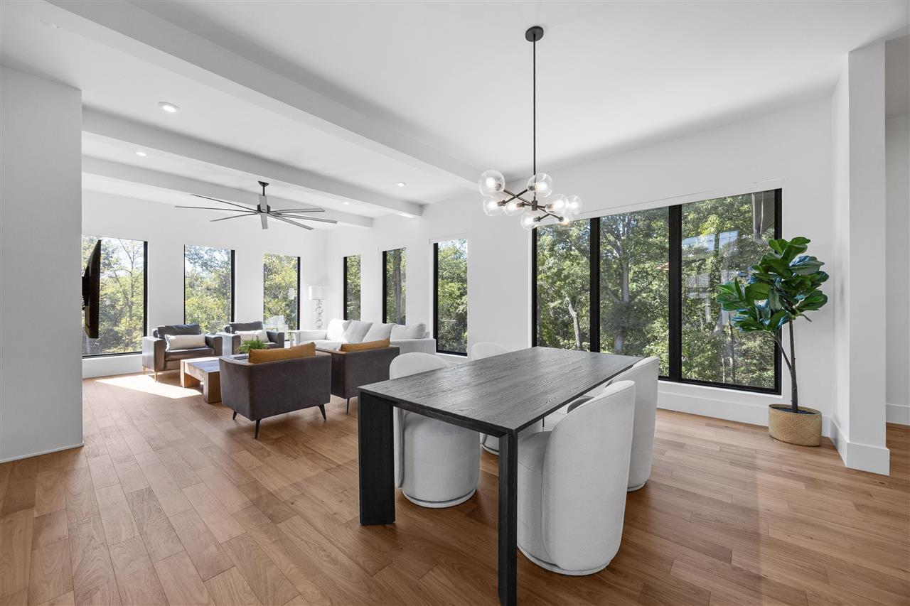 2816 Buckle Down Cir