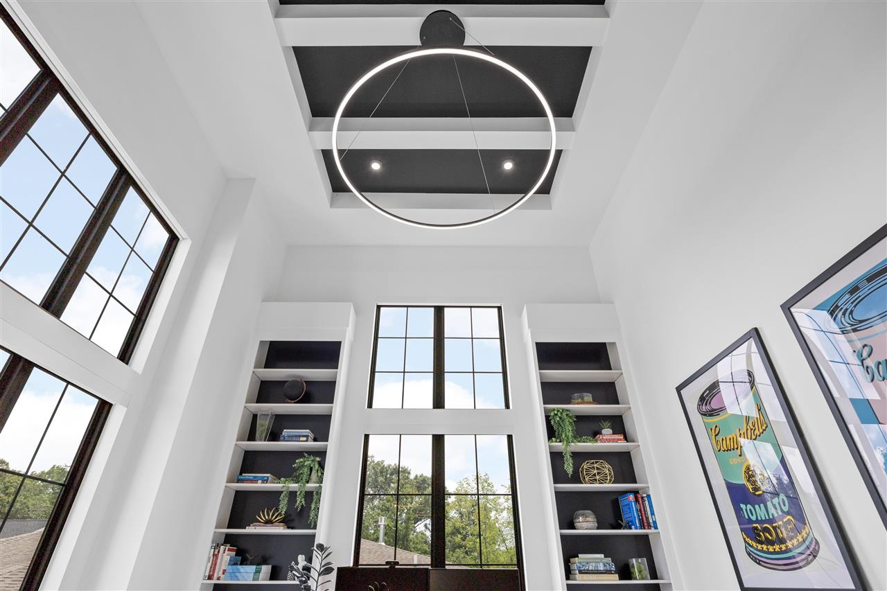 2816 Buckle Down Cir