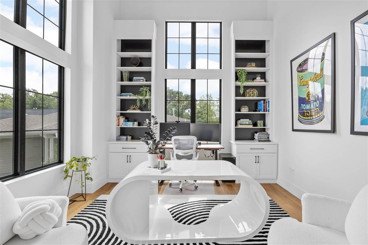 2816 Buckle Down Cir