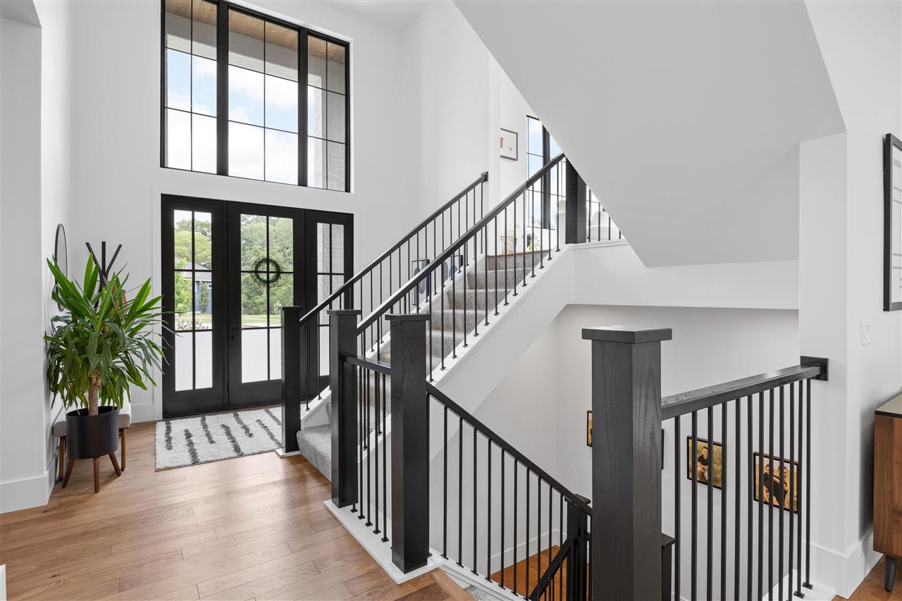 2816 Buckle Down Cir