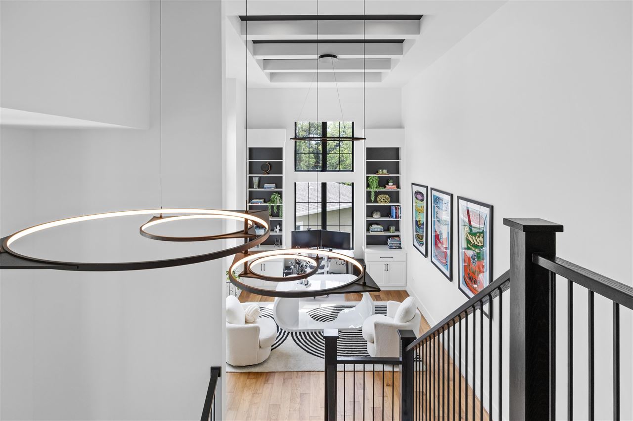 2816 Buckle Down Cir