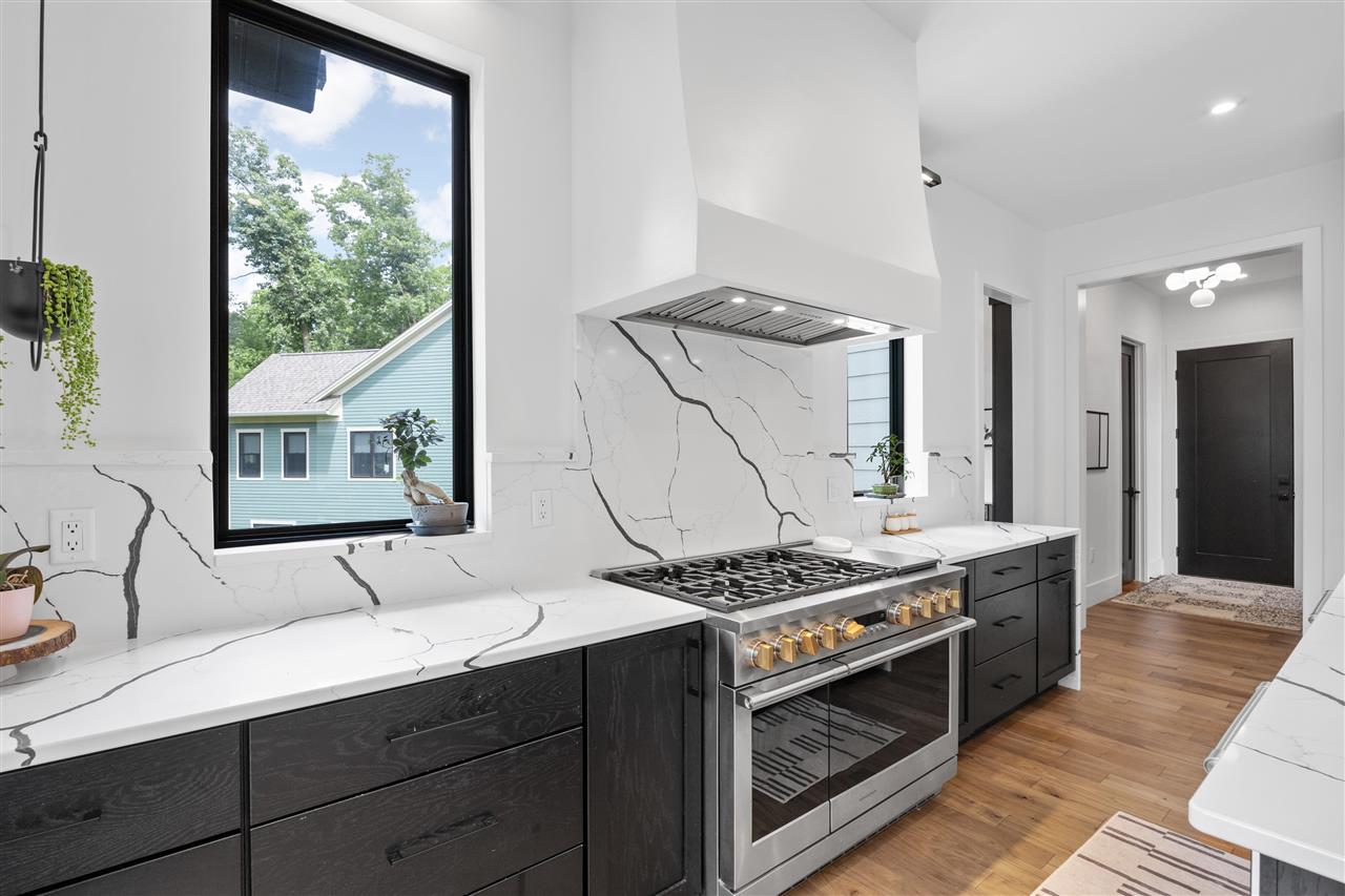 2816 Buckle Down Cir