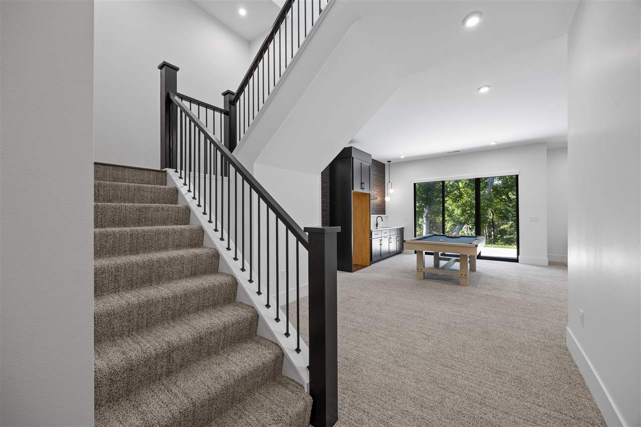 2816 Buckle Down Cir