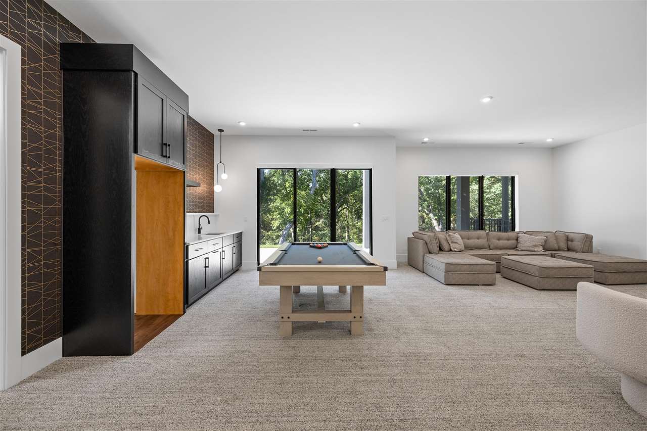 2816 Buckle Down Cir