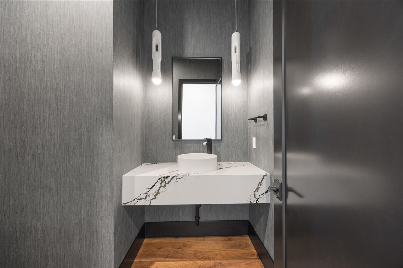 2816 Buckle Down Cir