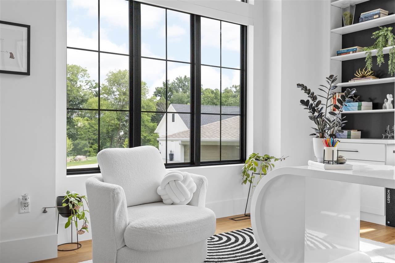 2816 Buckle Down Cir