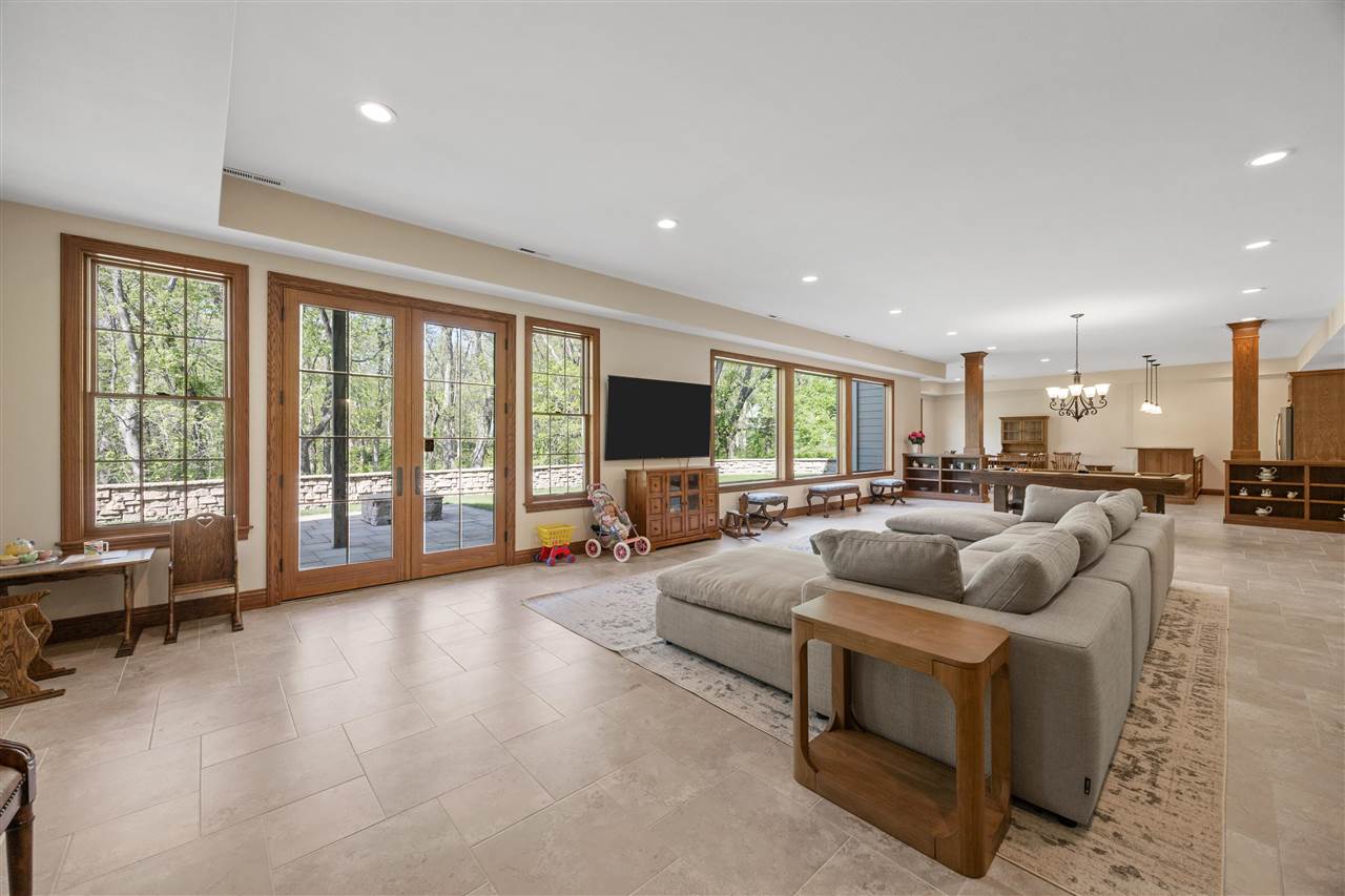 3009 Woodland Ridge Dr NE