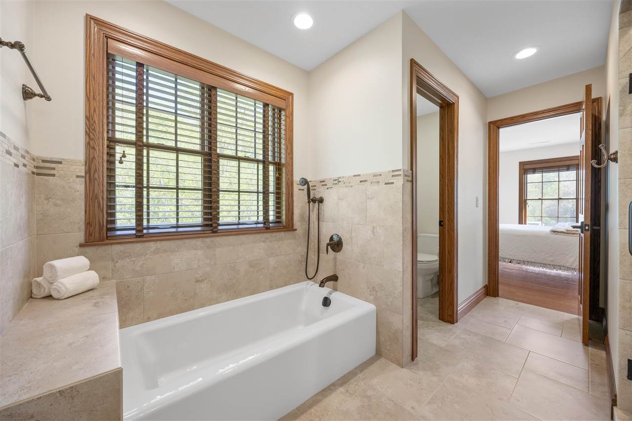 3009 Woodland Ridge Dr NE