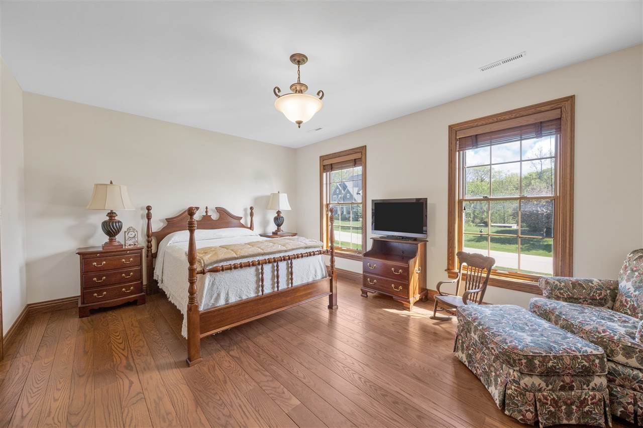 3009 Woodland Ridge Dr NE