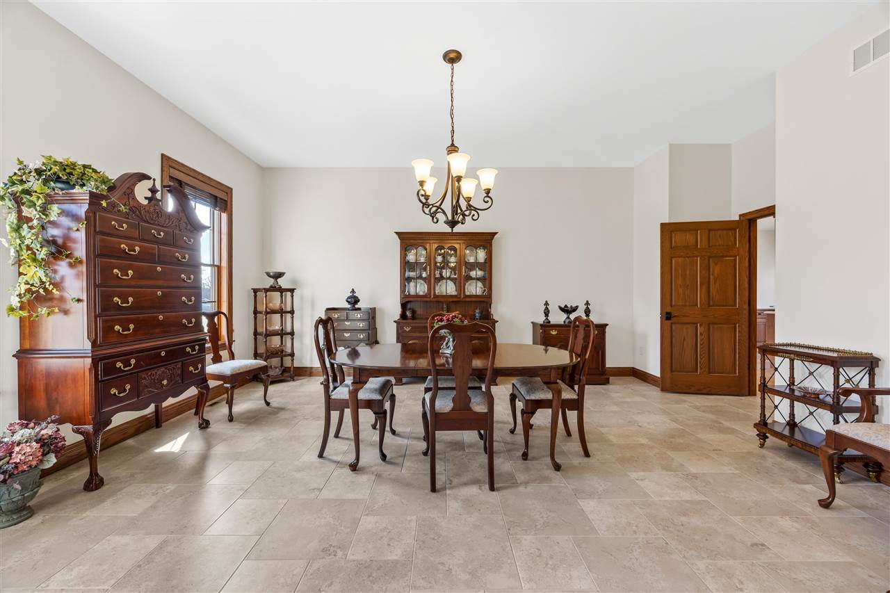 3009 Woodland Ridge Dr NE