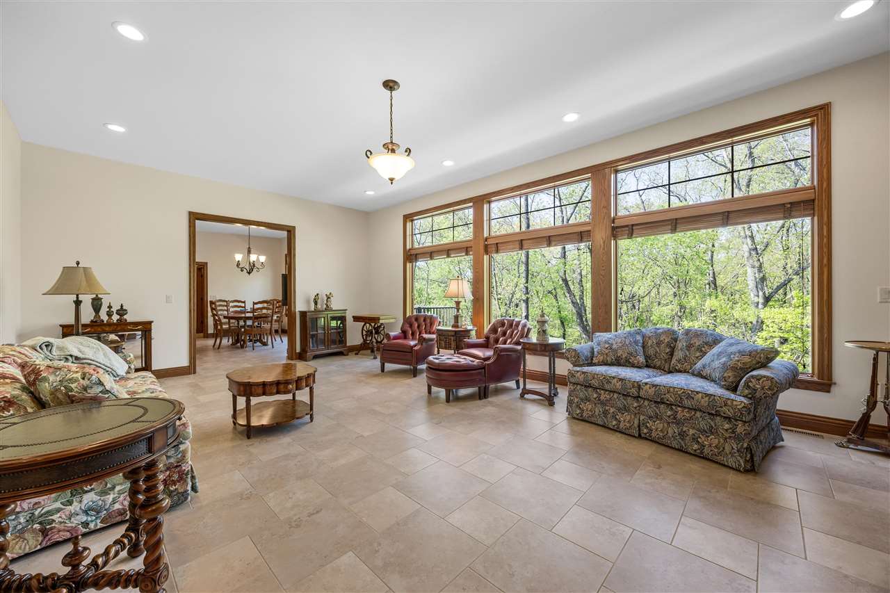 3009 Woodland Ridge Dr NE