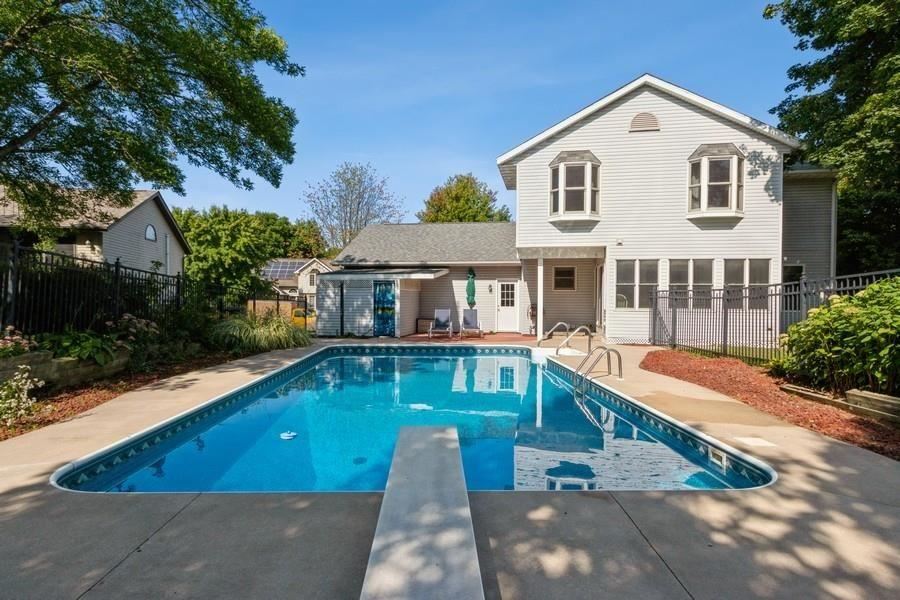 48 Galway Cir