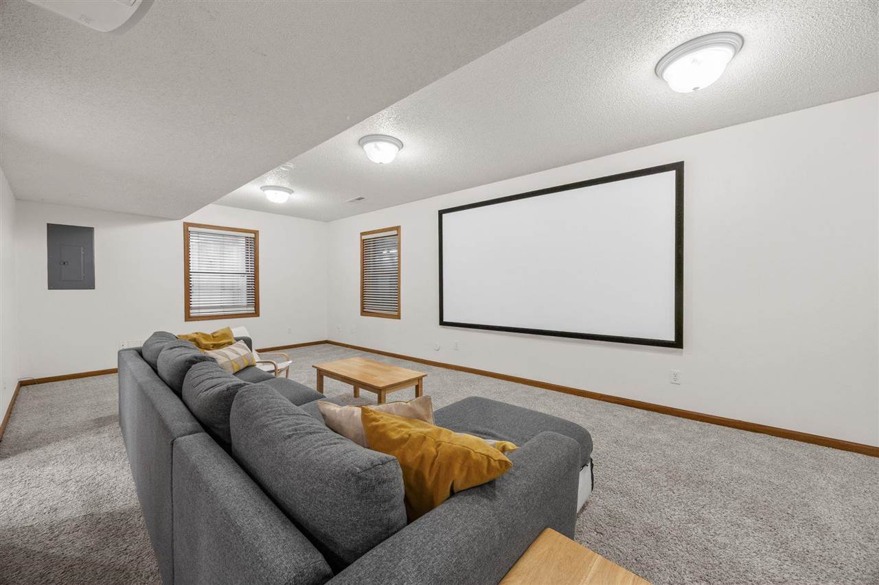 48 Galway Cir