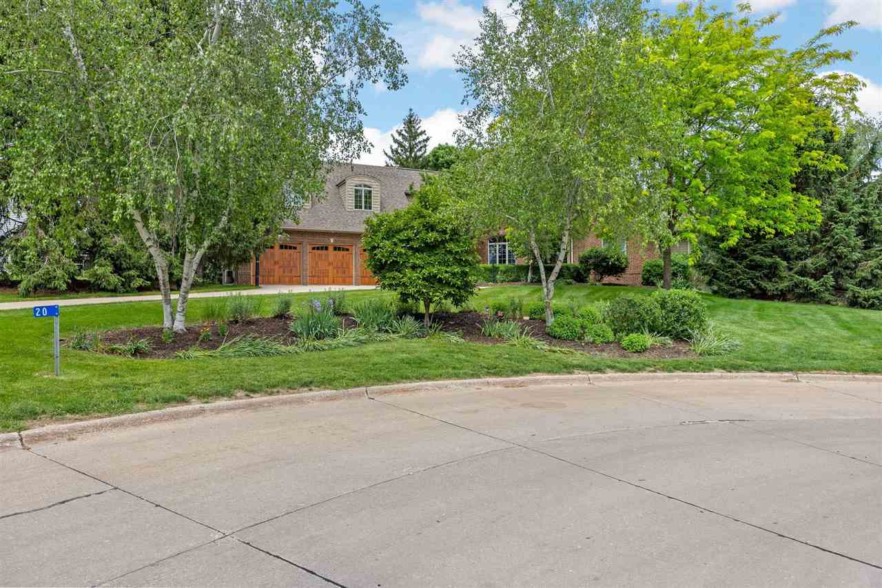 20 Cherry Ln NE