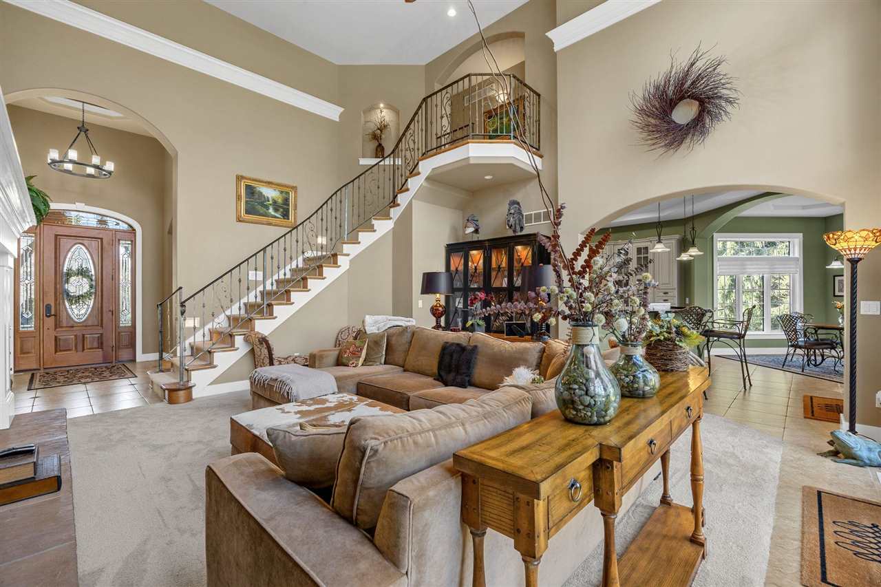 20 Cherry Ln NE