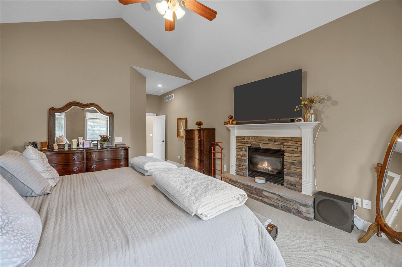 20 Cherry Ln NE
