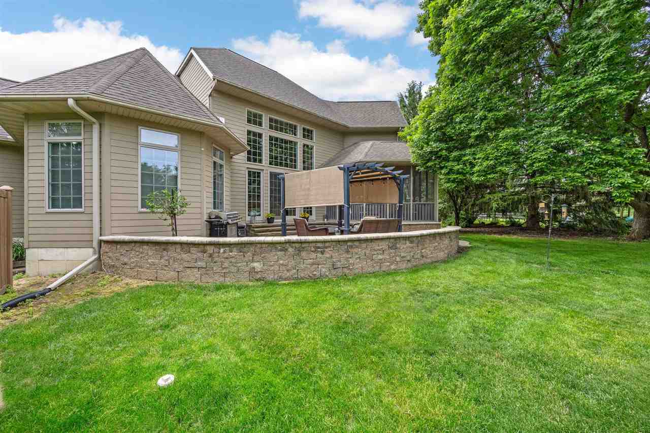 20 Cherry Ln NE