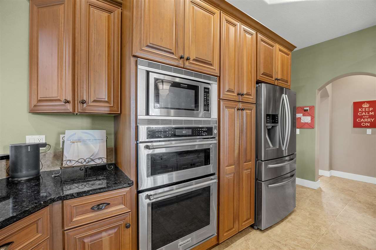 20 Cherry Ln NE