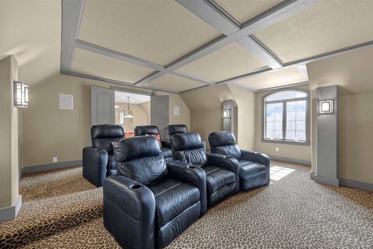 20 Cherry Ln NE