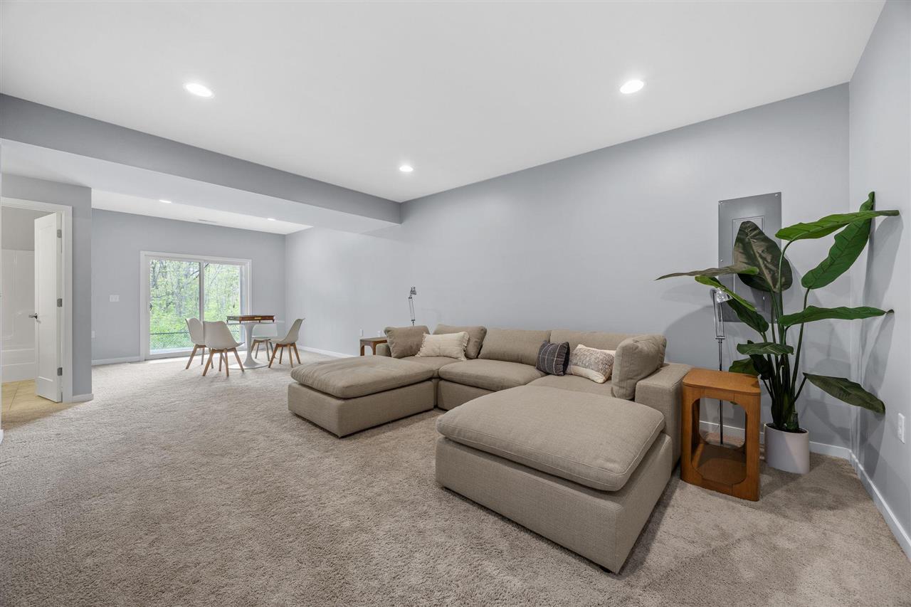 1148 Ryan Cir