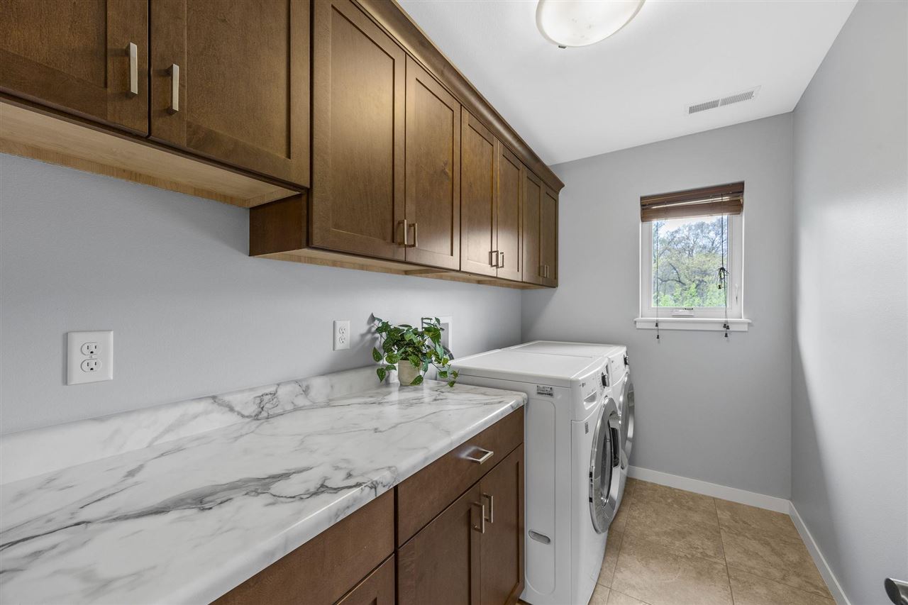 1148 Ryan Cir