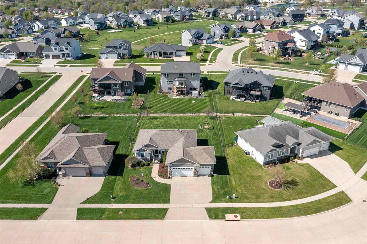 465 Carlyle Dr