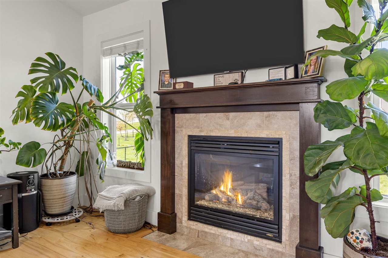 465 Carlyle Dr