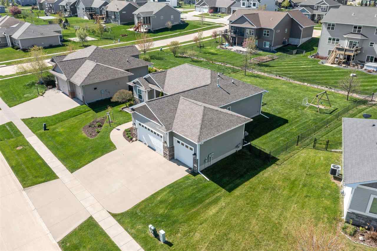 465 Carlyle Dr