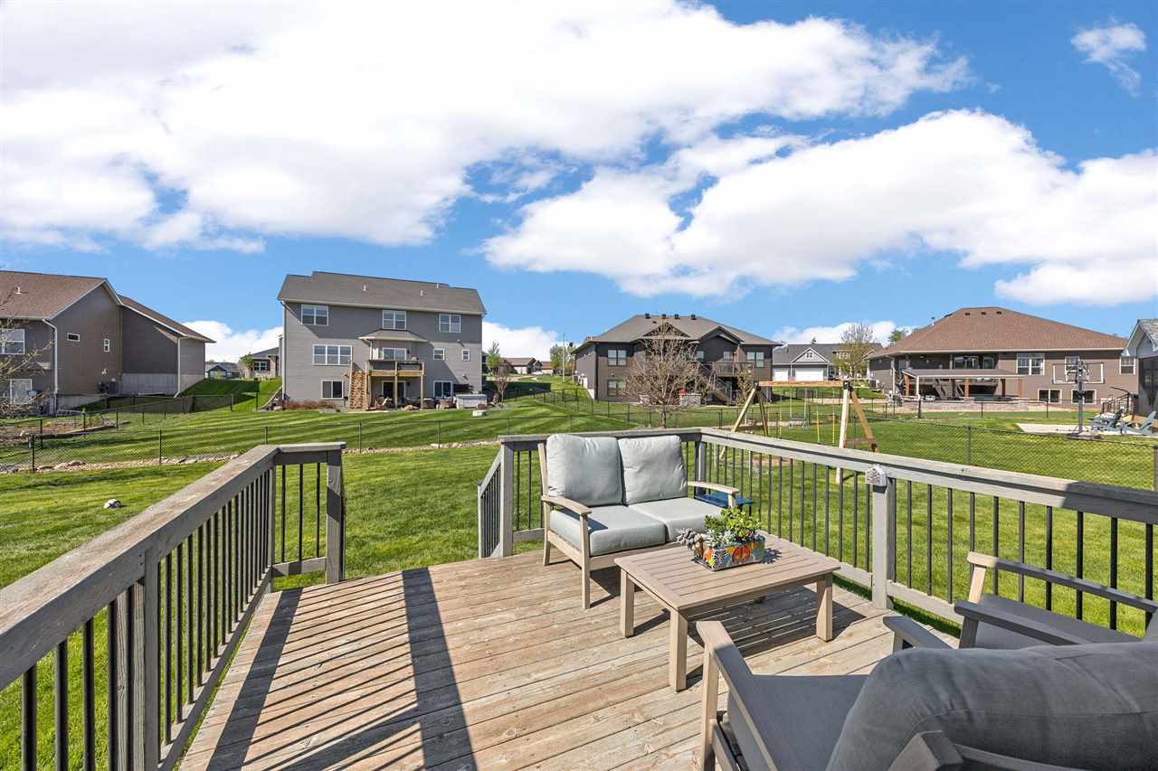 465 Carlyle Dr