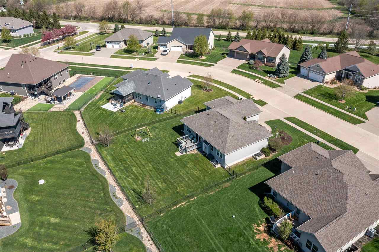 465 Carlyle Dr