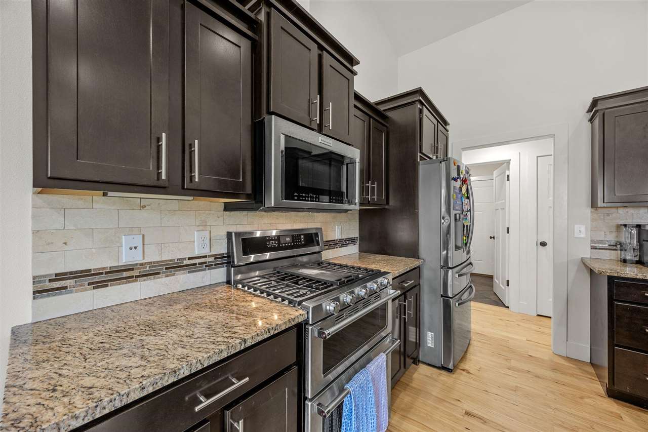 465 Carlyle Dr