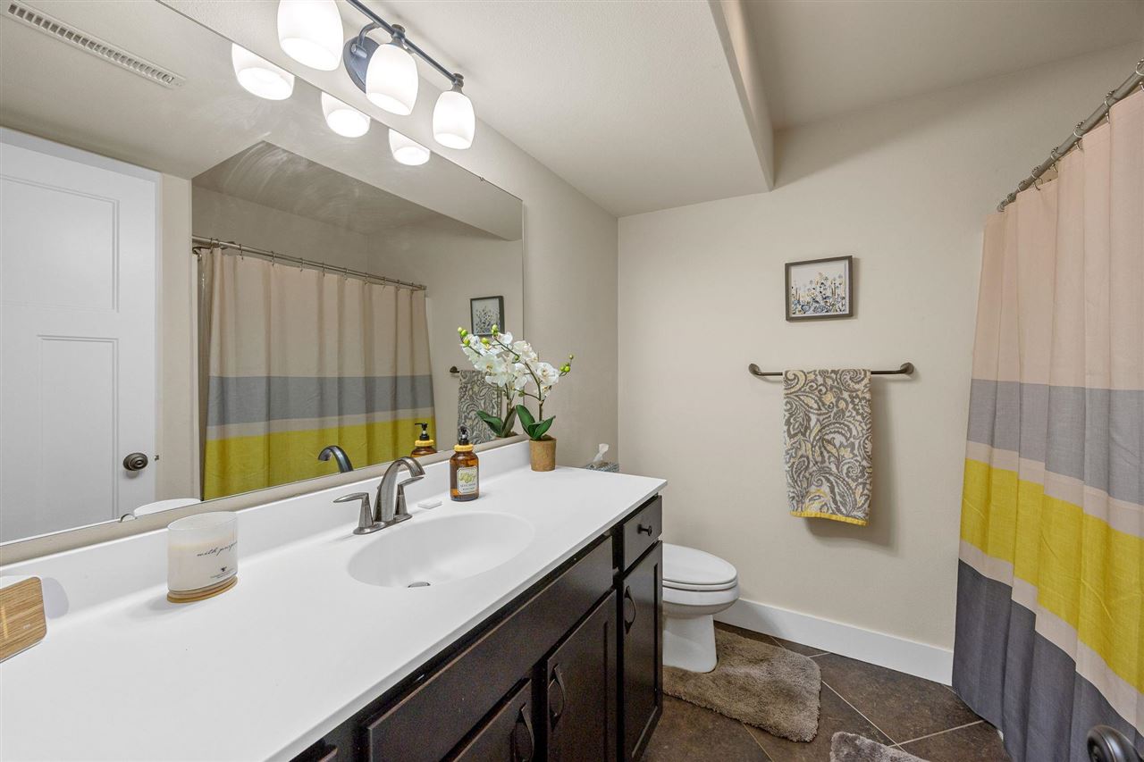 465 Carlyle Dr