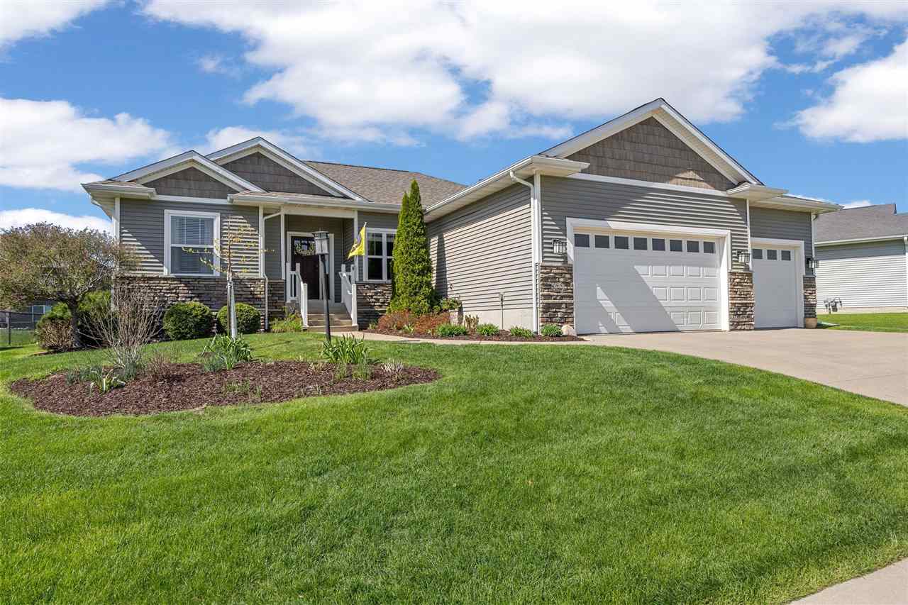 465 Carlyle Dr