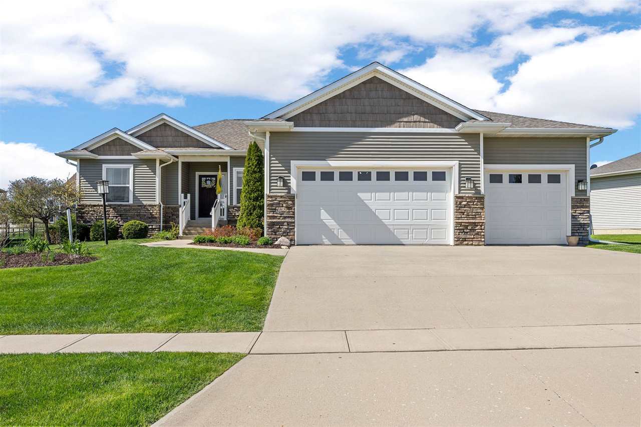 465 Carlyle Dr