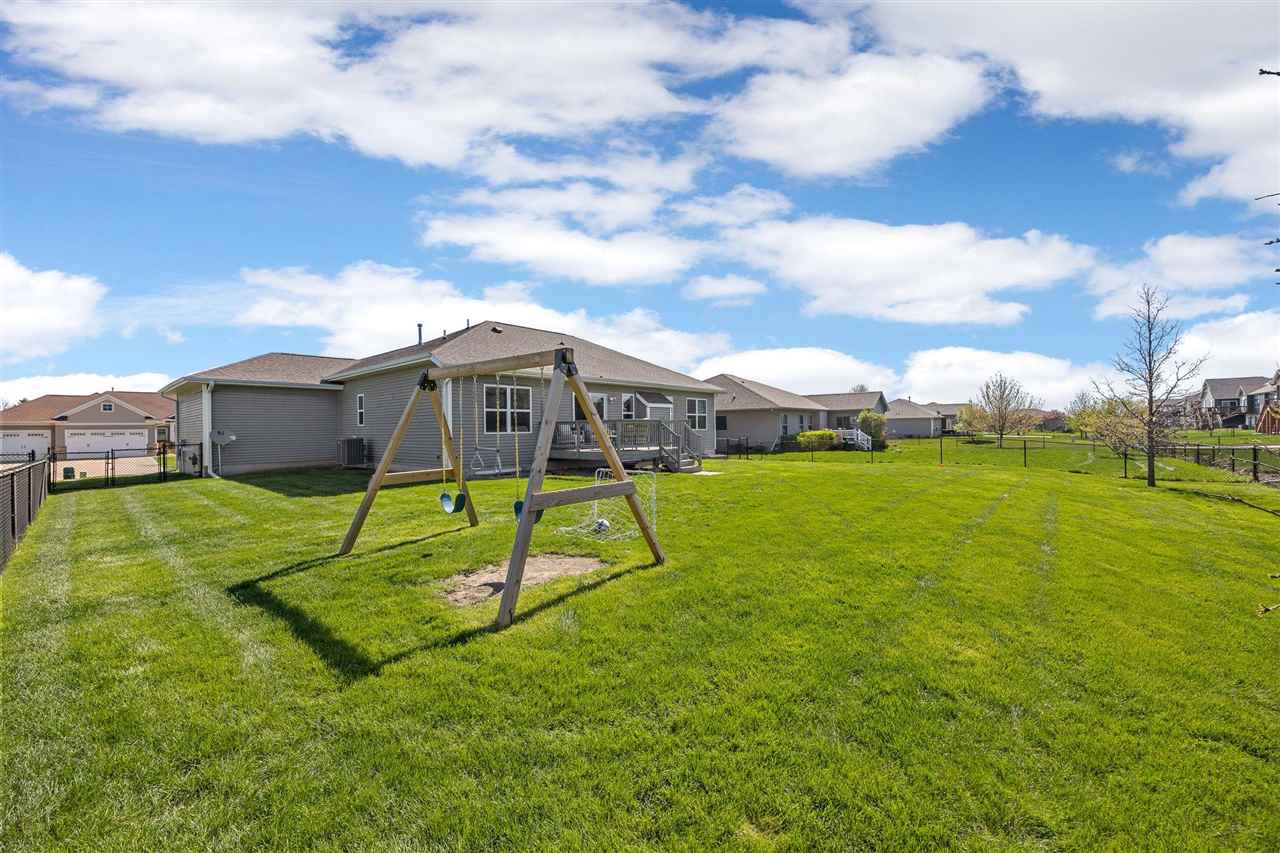 465 Carlyle Dr