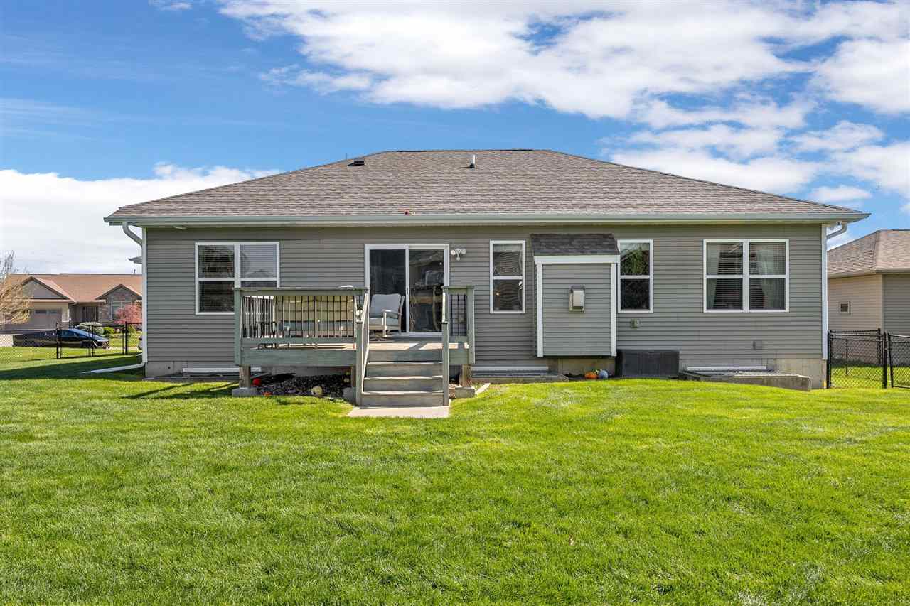 465 Carlyle Dr