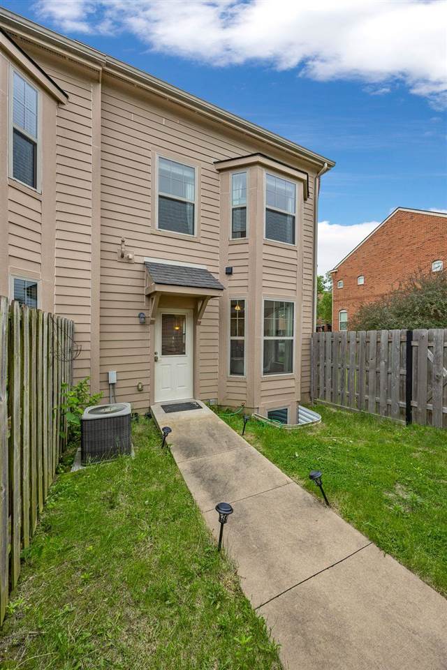 1063 Walker Cir