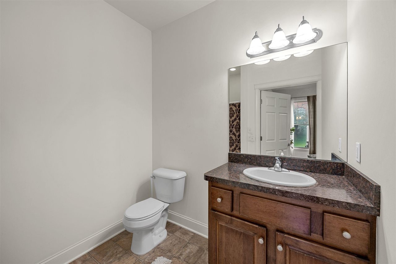 1063 Walker Cir