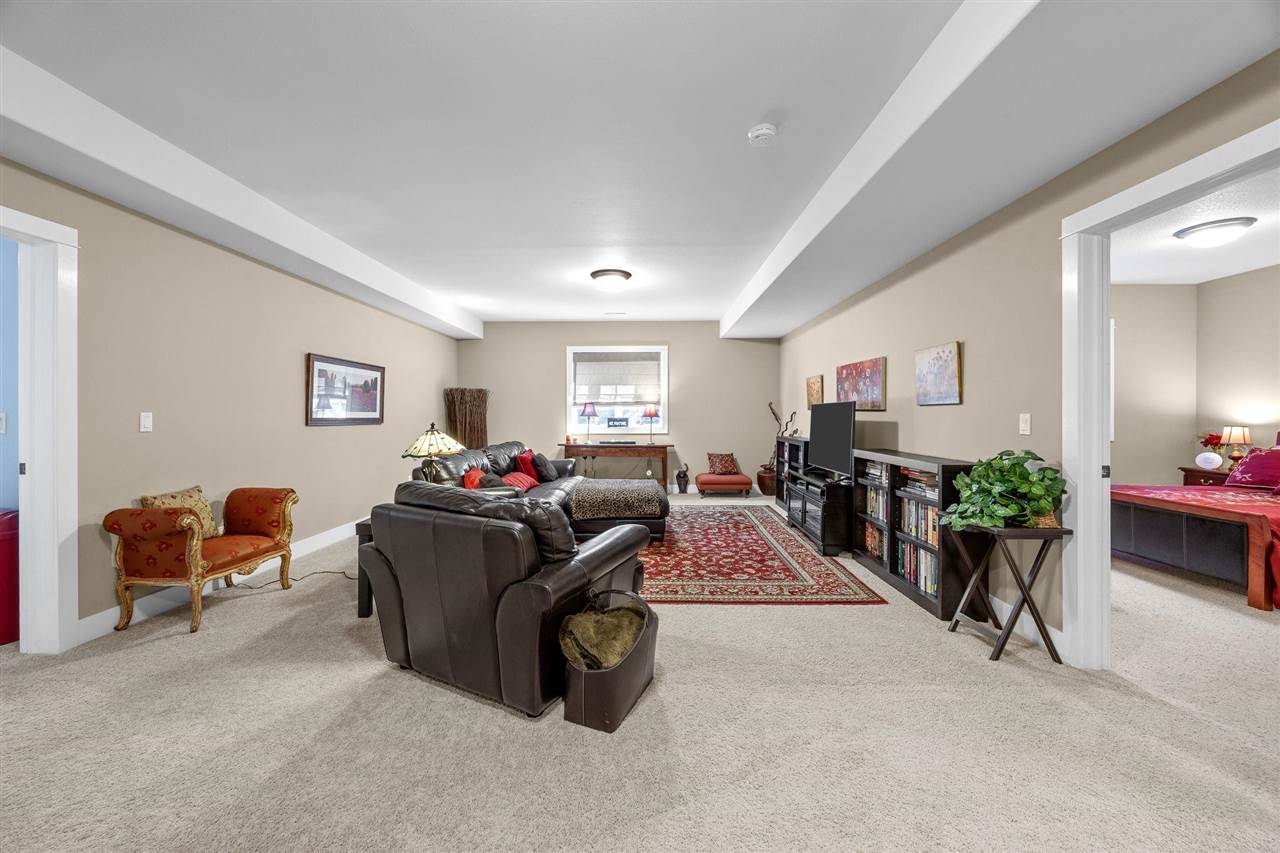 20 Cherry Ln NE