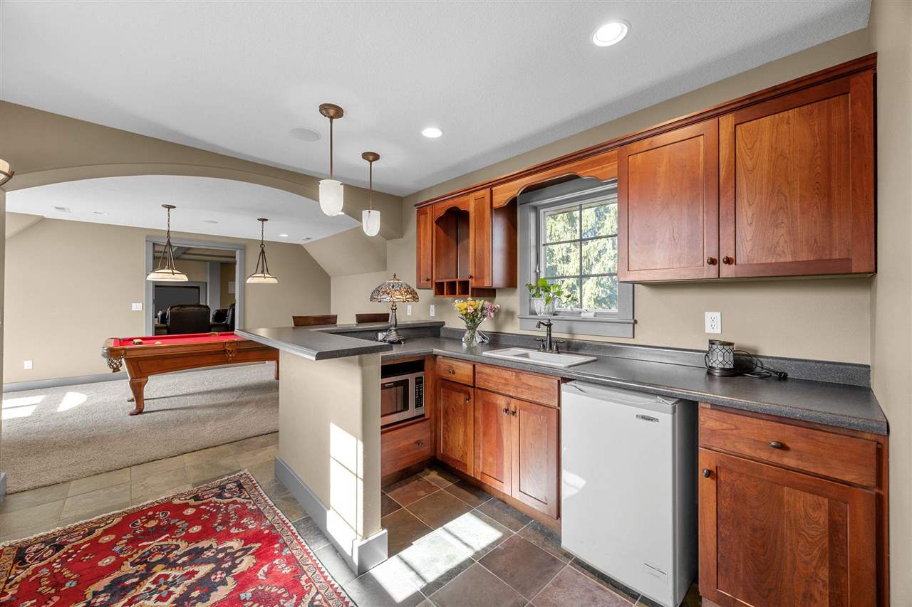 20 Cherry Ln NE