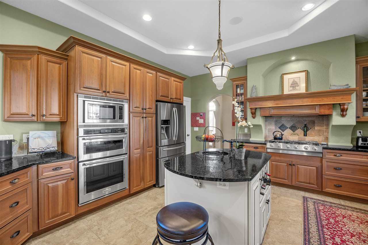 20 Cherry Ln NE
