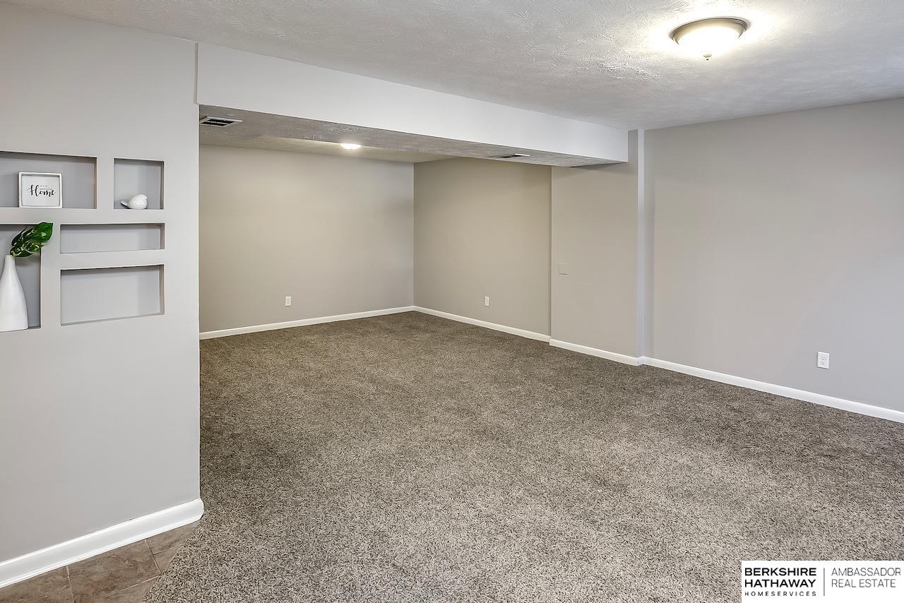 15519 Howard Circle