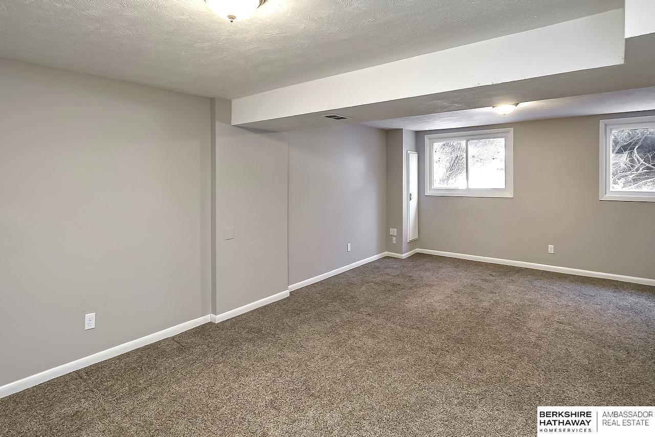 15519 Howard Circle