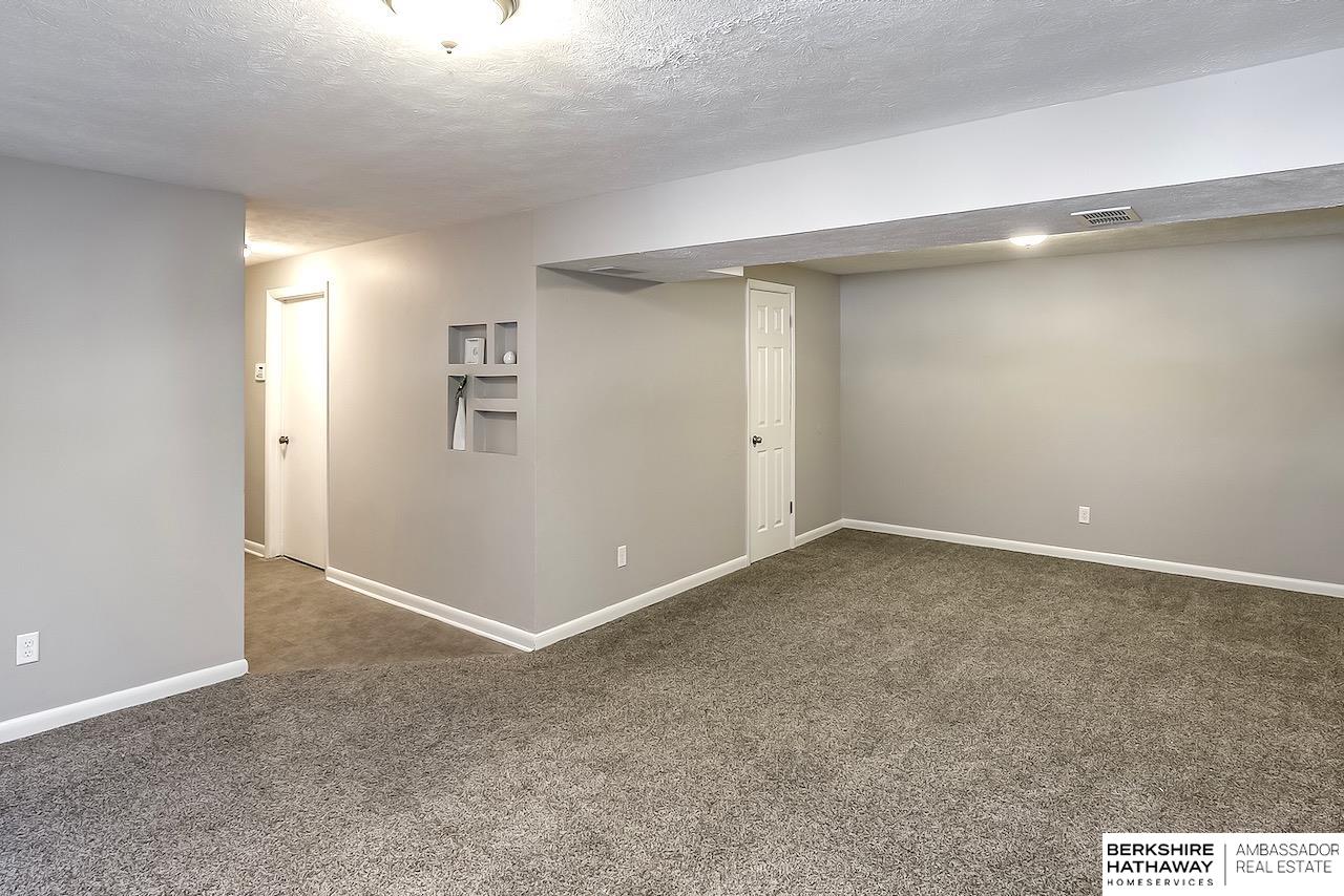 15519 Howard Circle