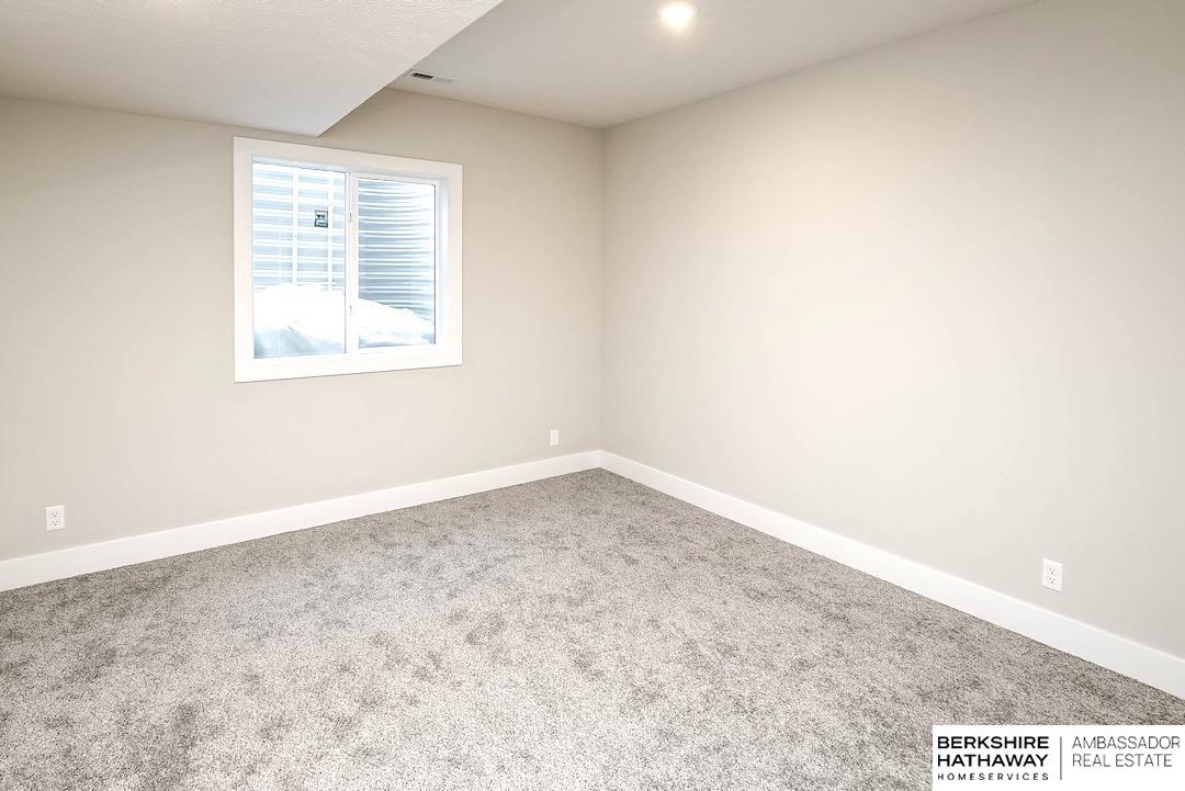 5427 Kestrel Parkway