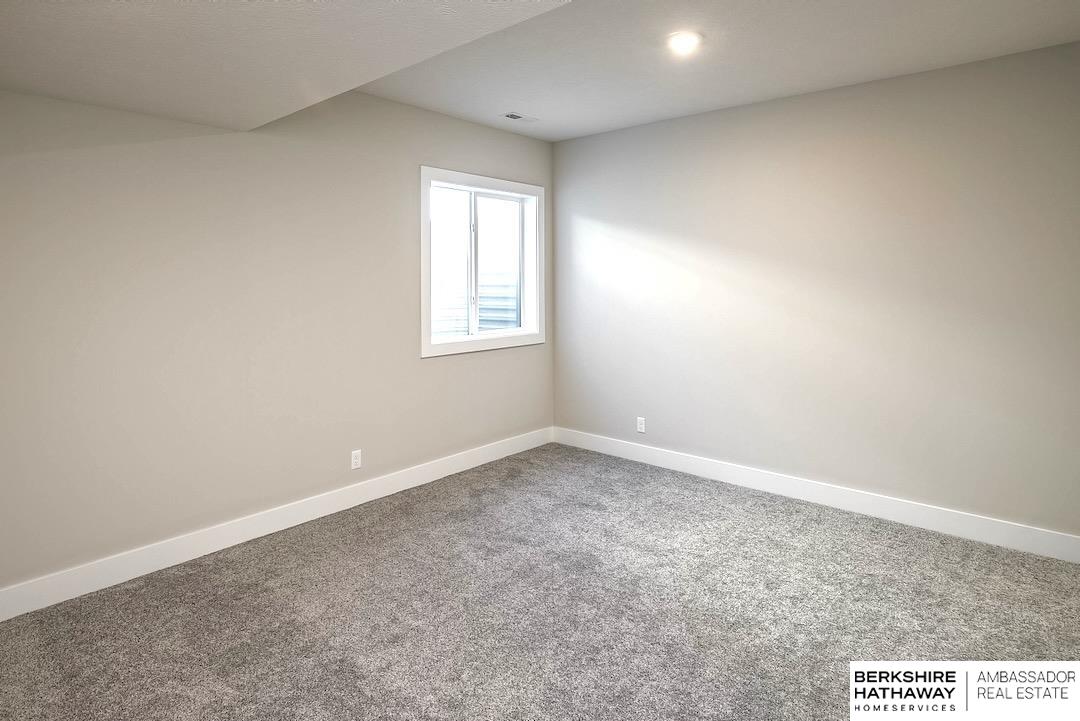 5427 Kestrel Parkway